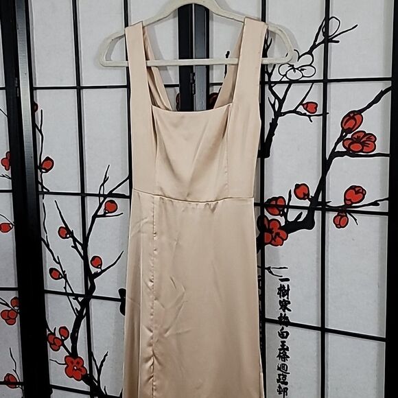 Show Me Your Mumu "Claire" champagne gold satin midi dress with bottom ruffle, l - Picture 3 of 12